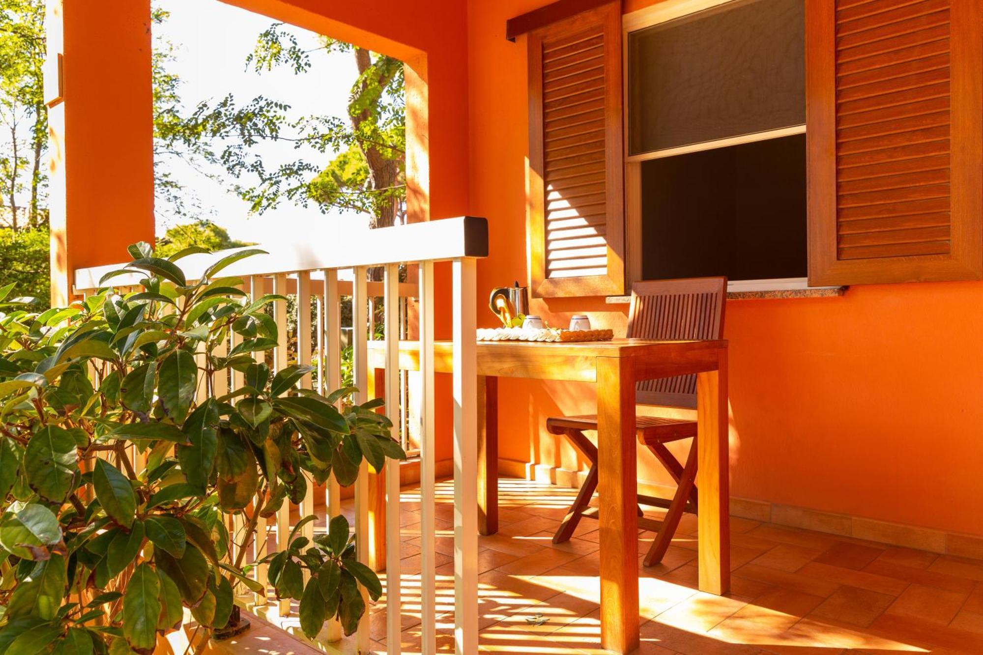 Gitavillage Argentario Albinia Exterior foto A balcony